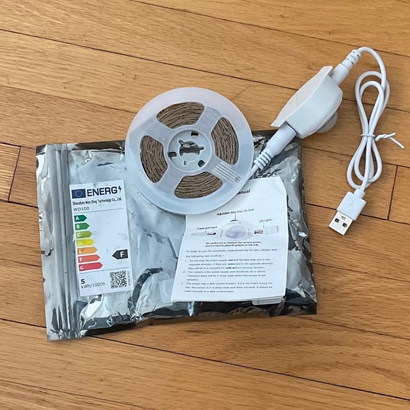 NWOT 5M white light LED lighting. - Picture 1 of 2